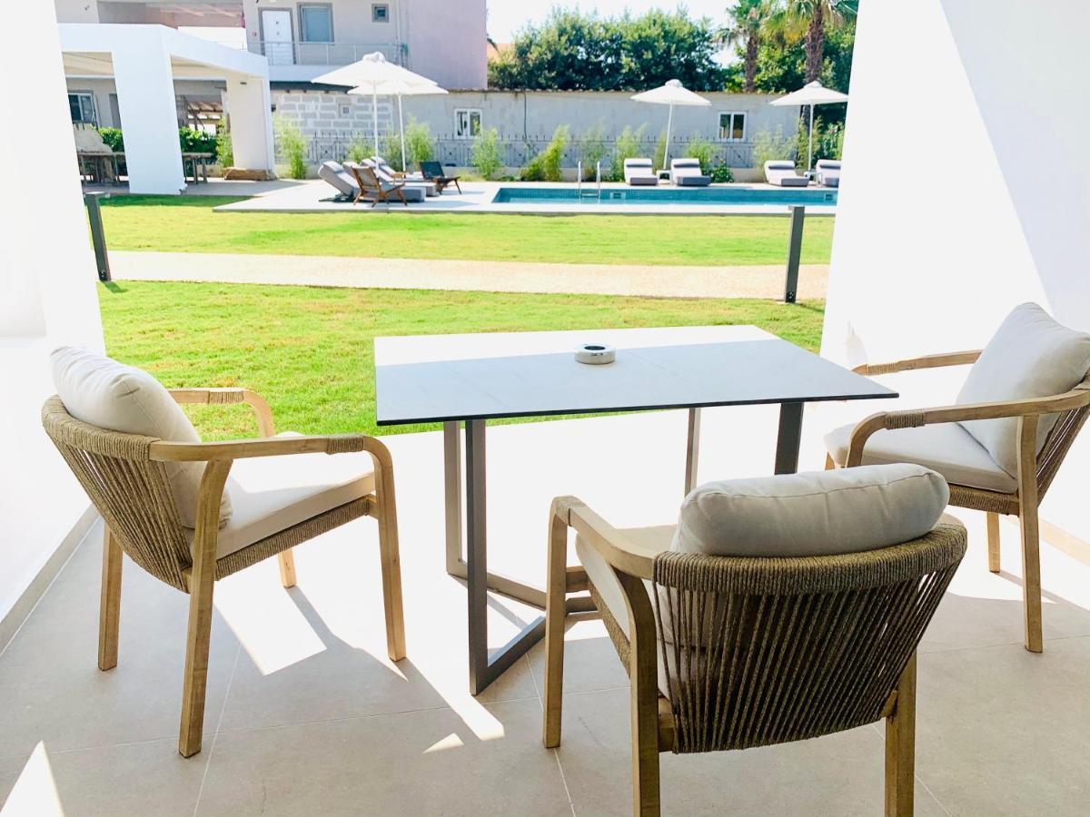 Callisti Suites Sarti Buitenkant foto