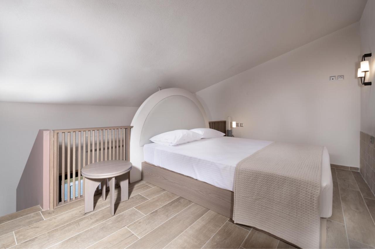 Callisti Suites Sarti Buitenkant foto