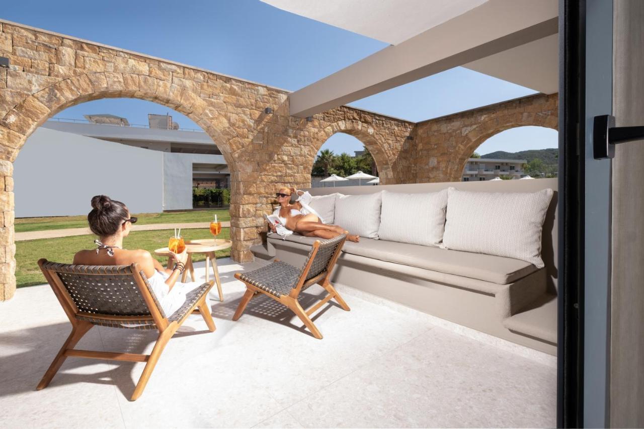 Callisti Suites Sarti Buitenkant foto