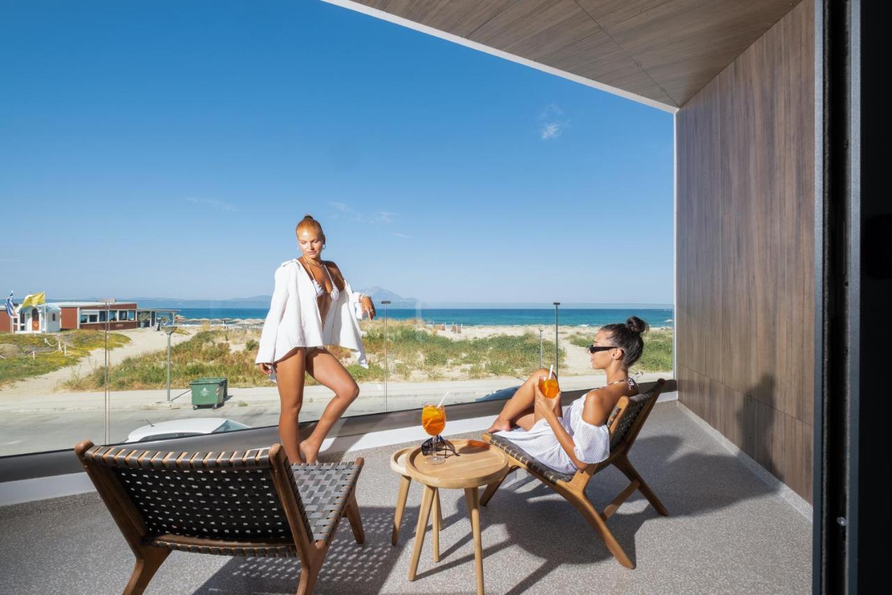 Callisti Suites Sarti Buitenkant foto