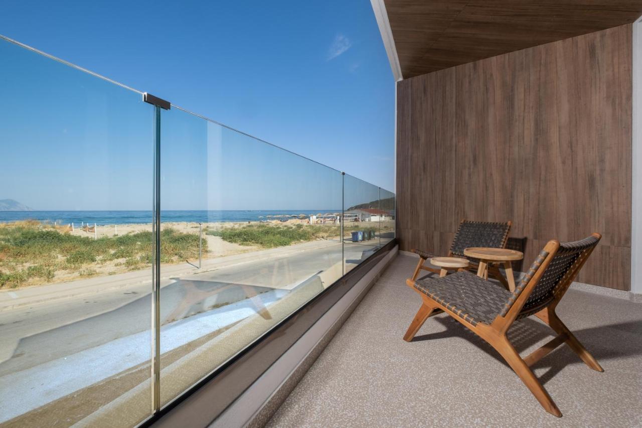 Callisti Suites Sarti Buitenkant foto