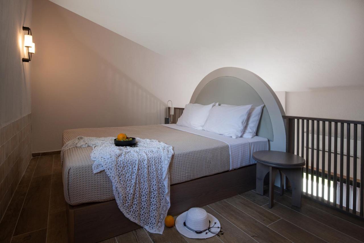 Callisti Suites Sarti Buitenkant foto